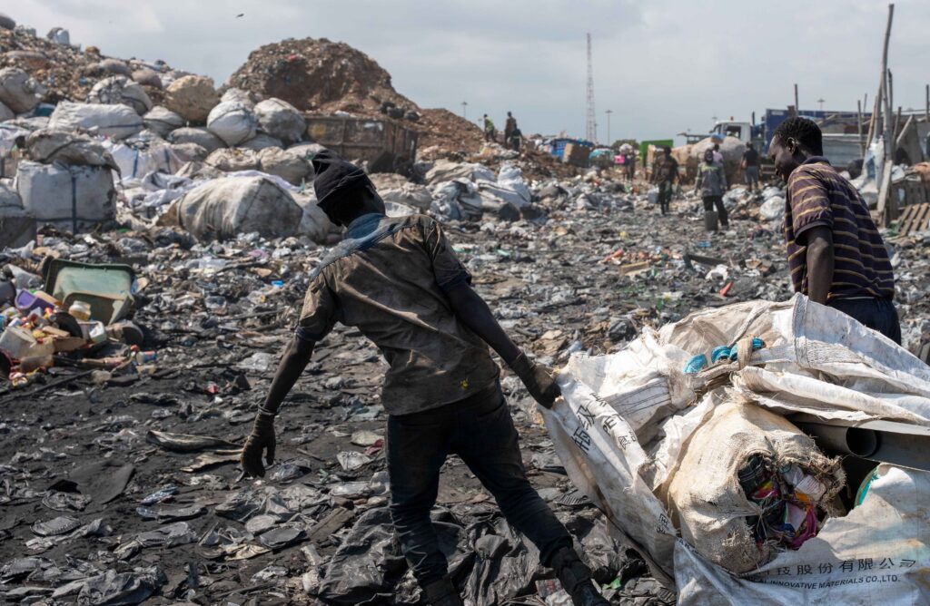 Tema landfill in Accra (SourceMaterial)